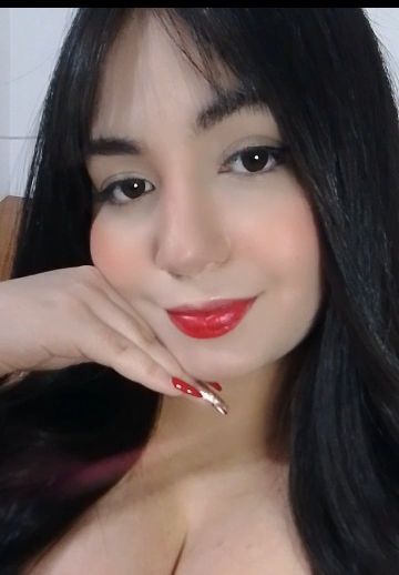 Verified woman available for a live 1v1 video call